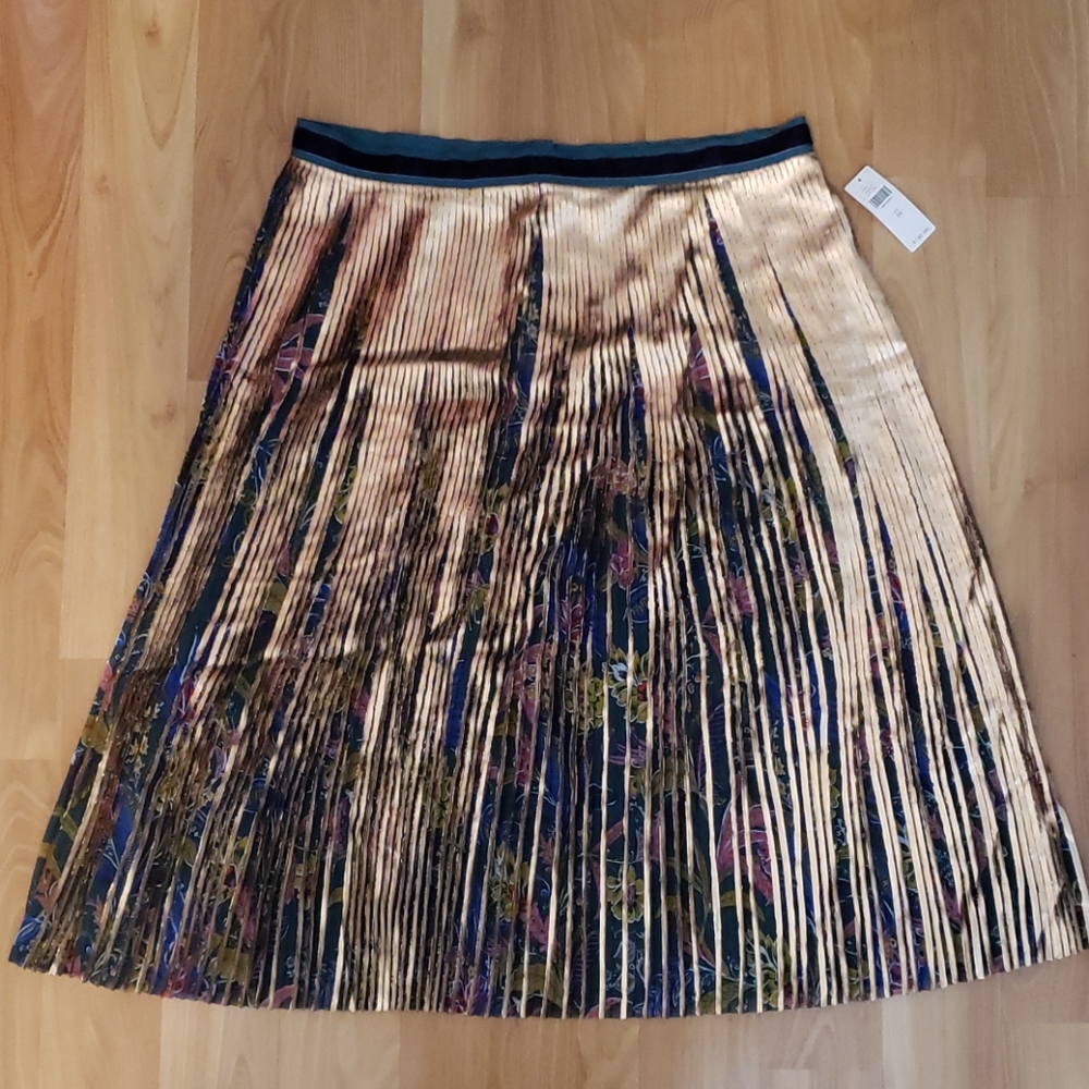 Anthropologie Maeve pleated skirt w/ floral detail